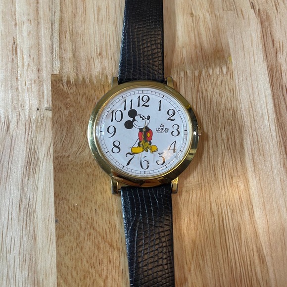 VTG Lorus Quartz Disney Mickey Mouse New Battery Watch Black Leather Seiko - Picture 2 of 8